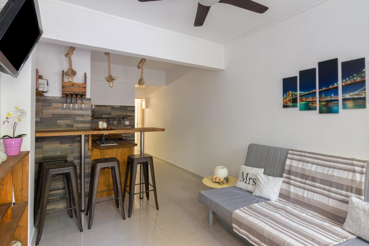 Comfy Apartment Close To Floisvos Beach Athènes Extérieur photo