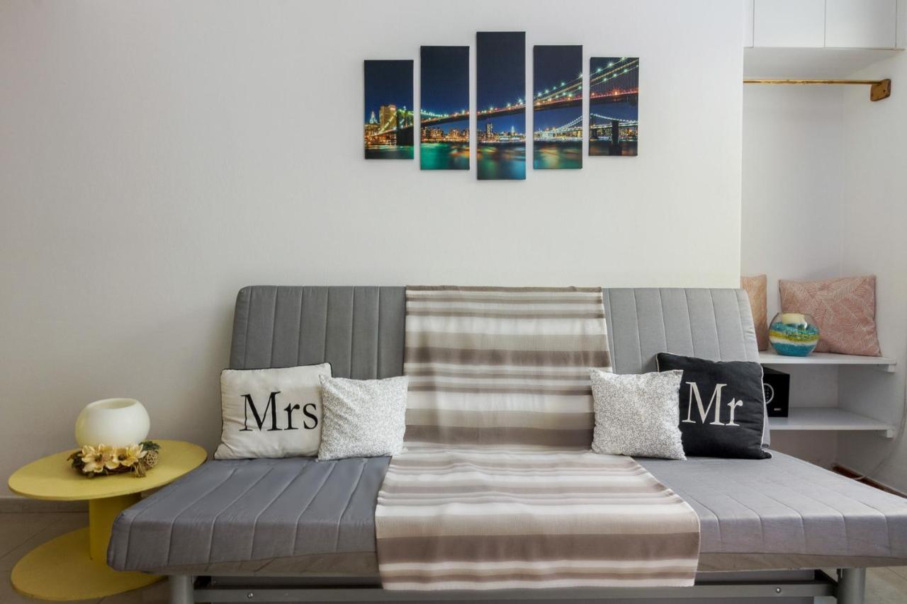 Comfy Apartment Close To Floisvos Beach Athènes Extérieur photo