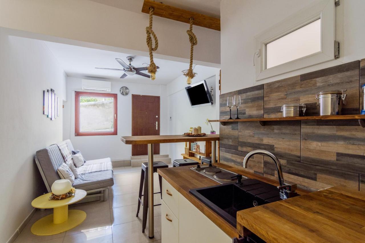 Comfy Apartment Close To Floisvos Beach Athènes Extérieur photo